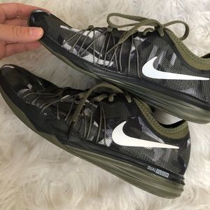Women’s Camo Nike 8.5